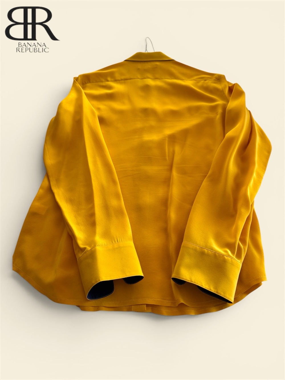 ⬇️Banana Republic Golden/Mustard Yellow 100% Silk Button-Down Long Sleeve Blouse - Picture 4 of 9
